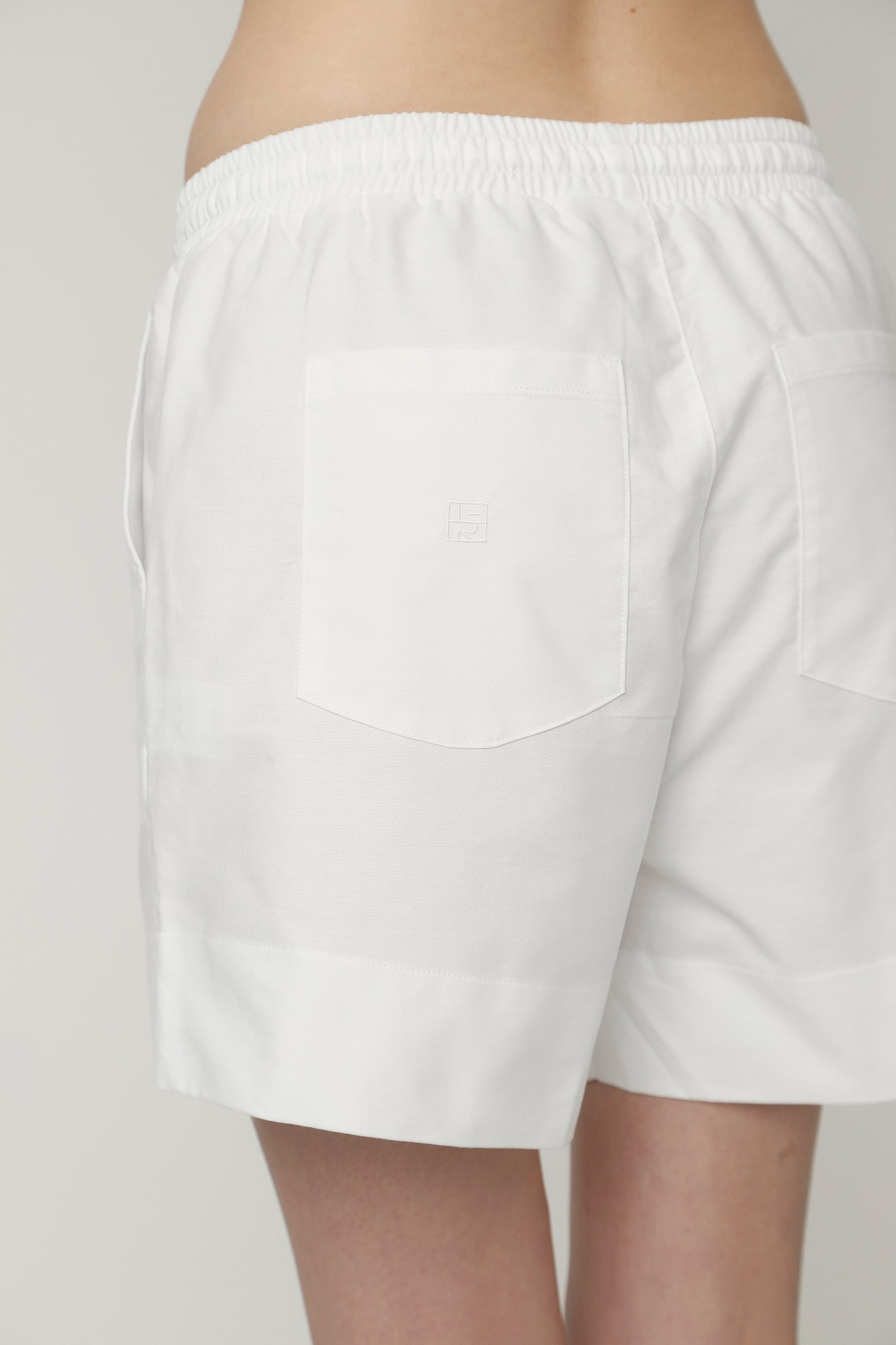 Norma Shorts White
