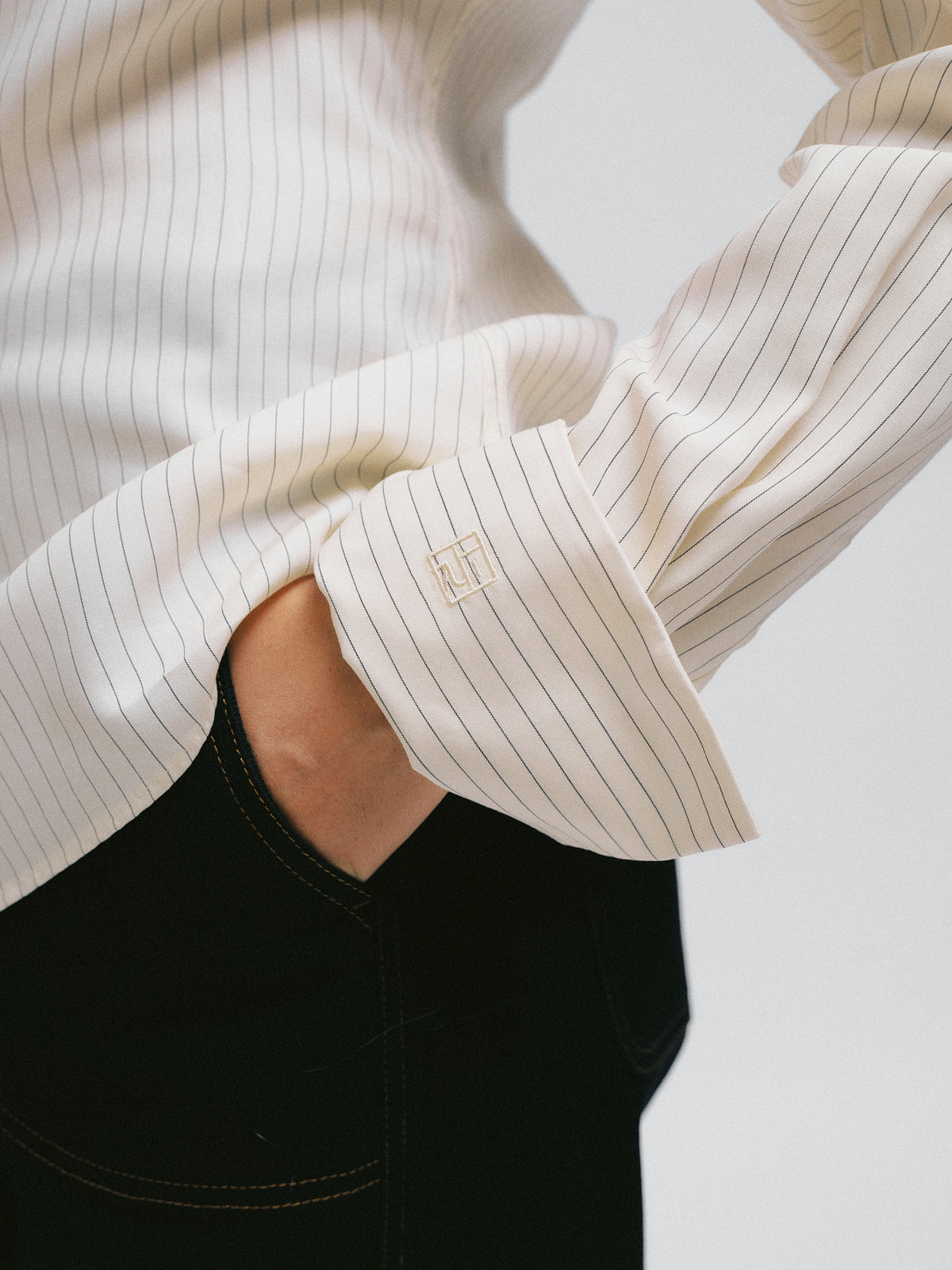 Lauren Fitted Shirt White w. Black Stripes