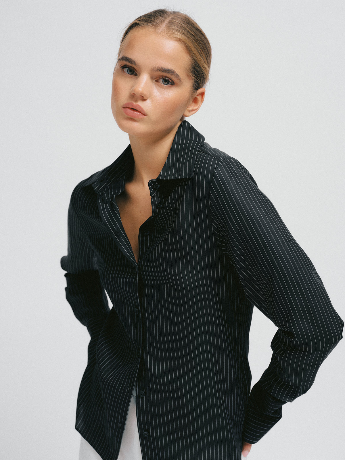 Lauren Fitted Shirt Black w. White Stripes